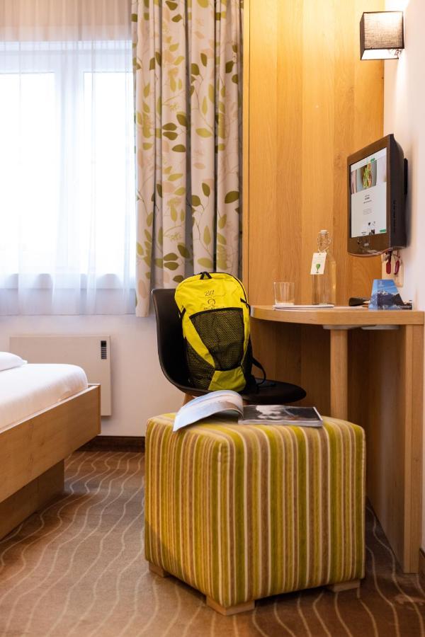 Hotel Gruener Baum เซลล์อัมเซ ภายนอก รูปภาพ
