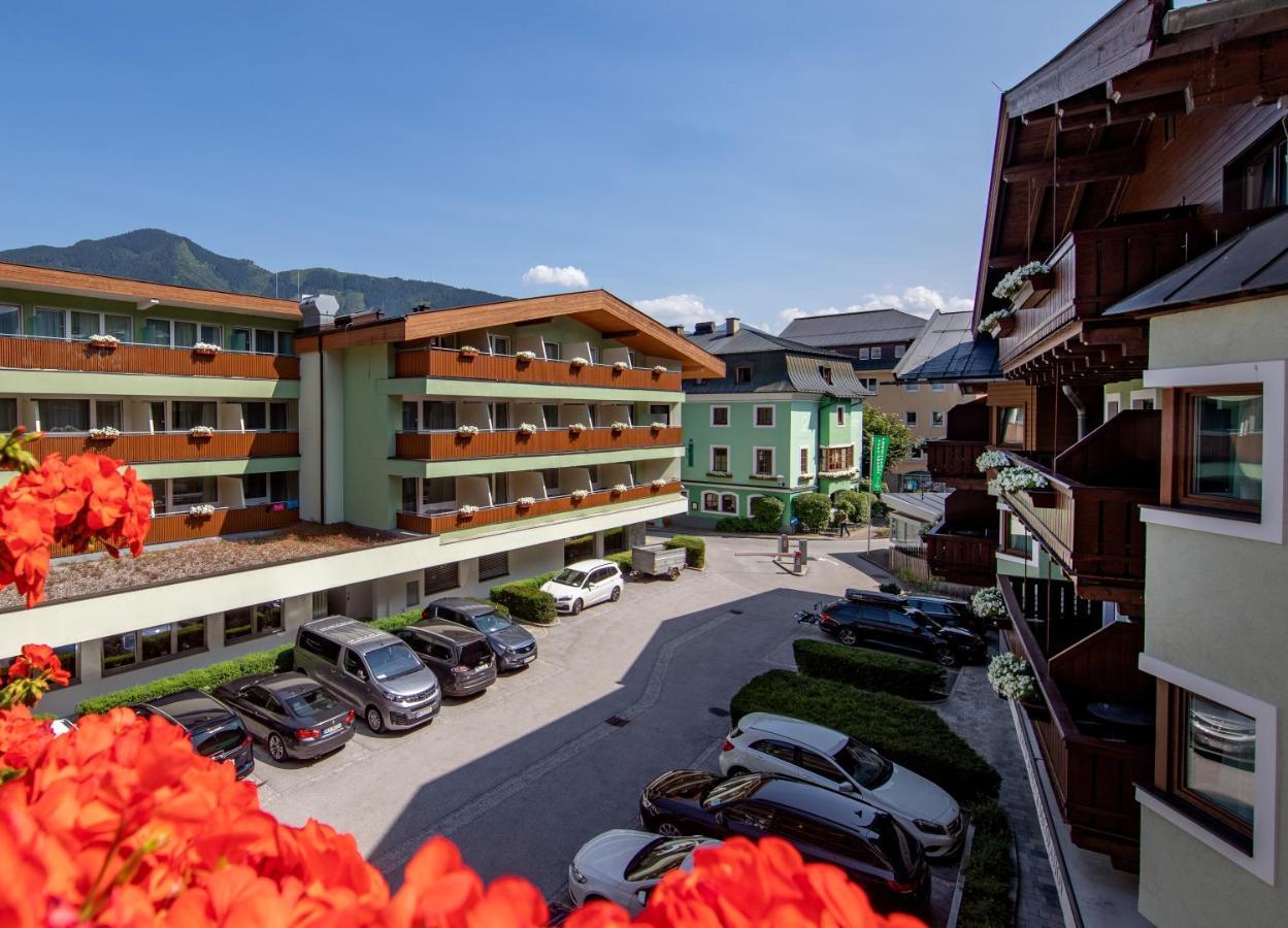 Hotel Gruener Baum เซลล์อัมเซ ภายนอก รูปภาพ