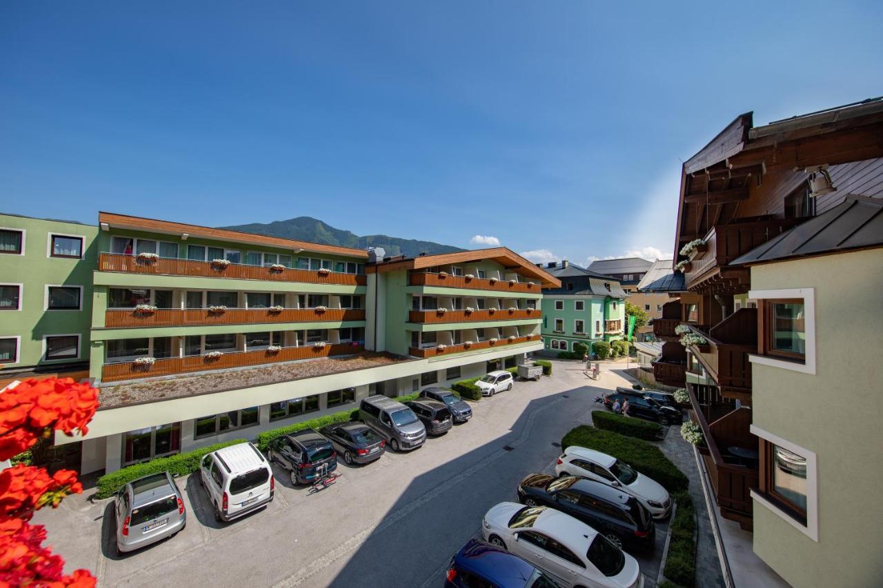 Hotel Gruener Baum เซลล์อัมเซ ภายนอก รูปภาพ