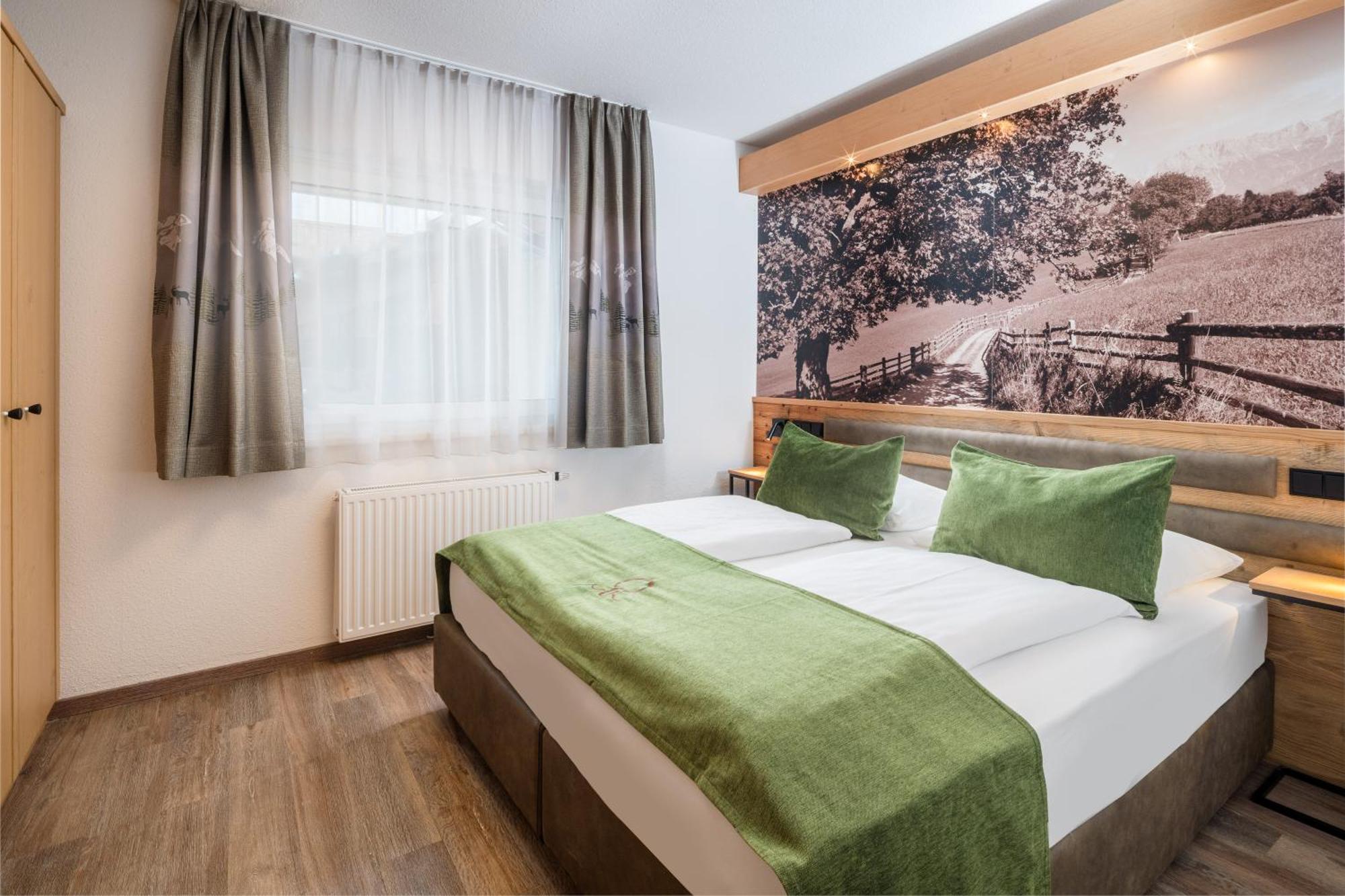 Hotel Gruener Baum เซลล์อัมเซ ภายนอก รูปภาพ