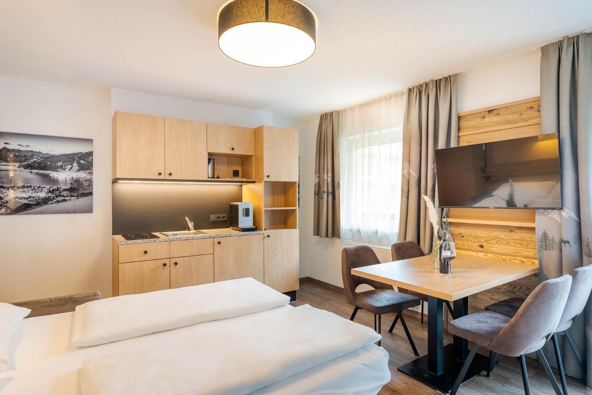 Hotel Gruener Baum เซลล์อัมเซ ภายนอก รูปภาพ