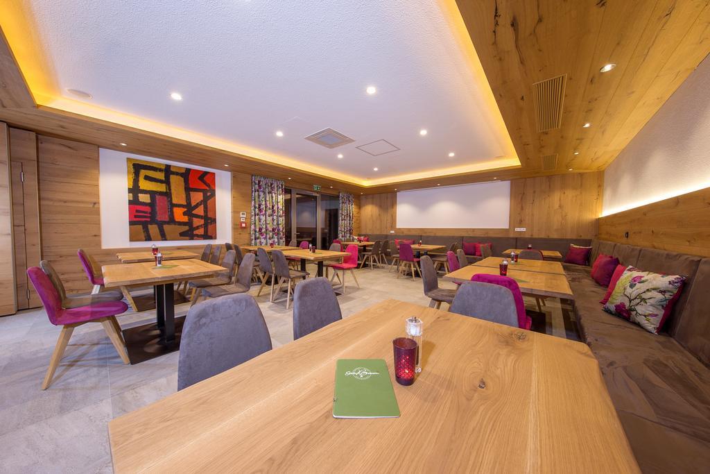 Hotel Gruener Baum เซลล์อัมเซ ภายนอก รูปภาพ