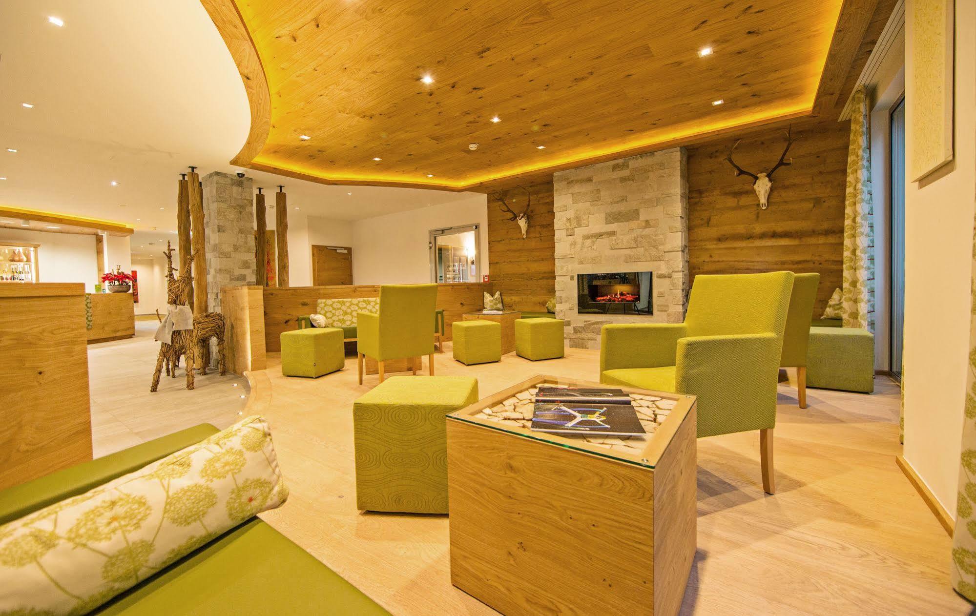 Hotel Gruener Baum เซลล์อัมเซ ภายนอก รูปภาพ