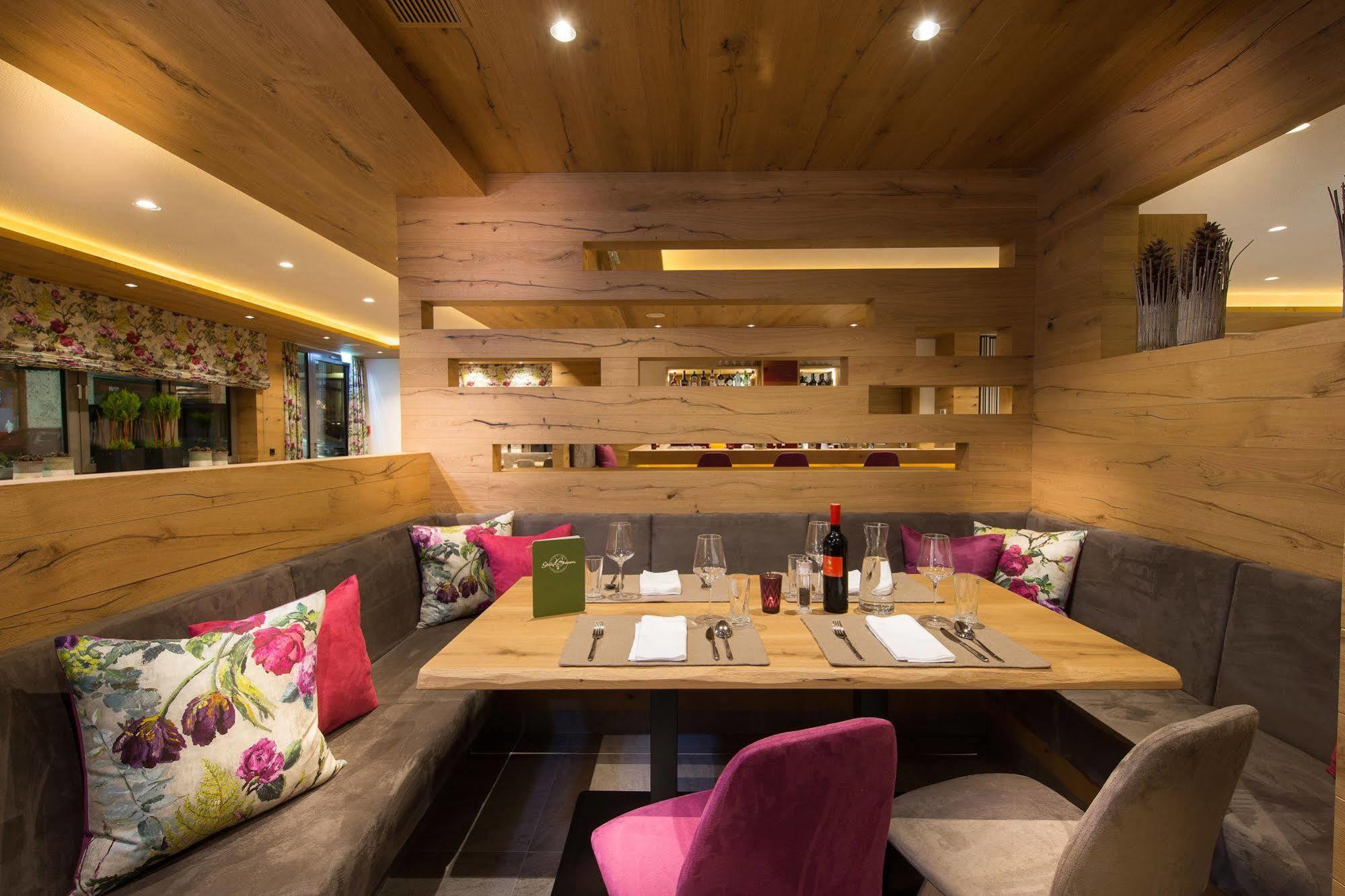 Hotel Gruener Baum เซลล์อัมเซ ภายนอก รูปภาพ