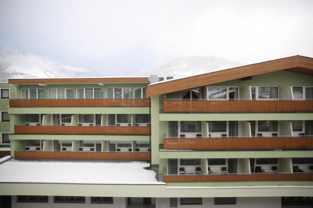 Hotel Gruener Baum เซลล์อัมเซ ภายนอก รูปภาพ